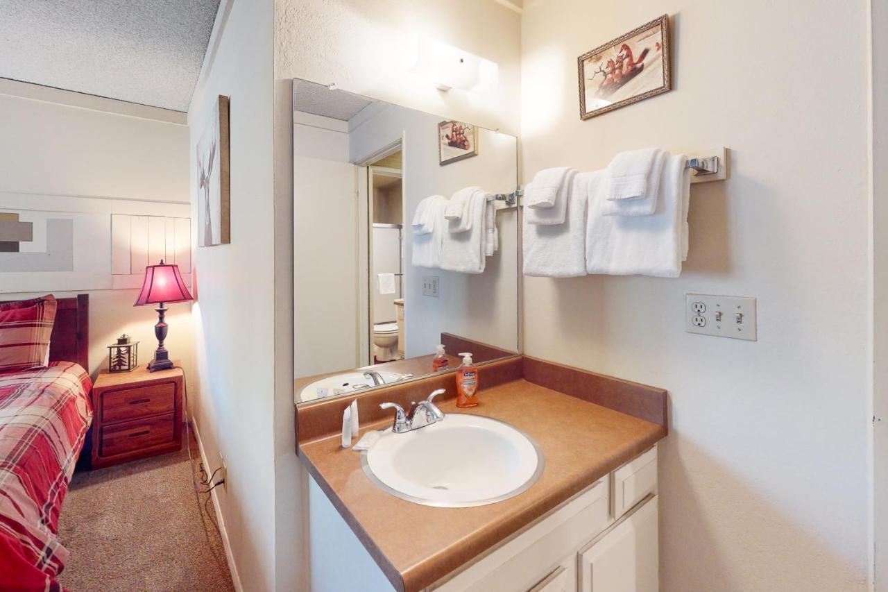 Sherwin 12 B Apartment *